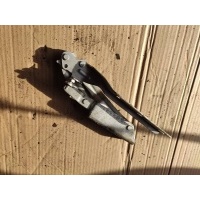 Петля капота левая Volkswagen Passat B6 2006 1k0828300c