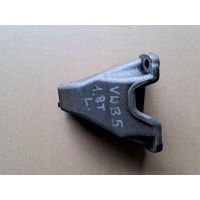 Лапа крепление кпп 8d0399113ab volkswagen passsat b5 fl 1 , 8t