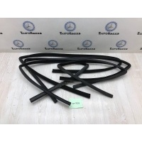Уплотнитель стекла двери Mercedes W211 Mercedes W211 E 2002-2009 А2117250125