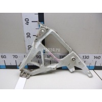 Кронштейн заднего бампера правый Ford Focus II (2005 - 2008) 1373848