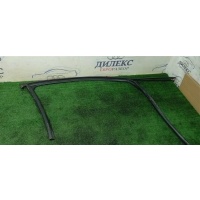 уплотнитель стекла двери Audi Q5 2010 8R0837440F