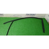 уплотнитель стекла двери VW Touareg 2002-2010 7L0837432C