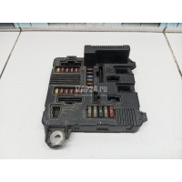 Блок предохранителей Renault Megane II (2003 - 2009) 8200306033