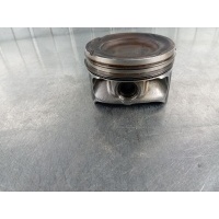Поршень Mercedes CLA C117 2013 dha2700417