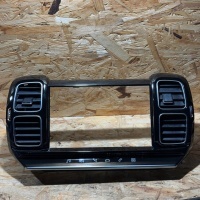 Рамка панель впуск воздушный citroen c5 aircross 9817118477