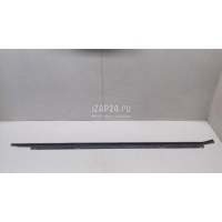 Накладка стекла заднего правого VAG Golf V (2003 - 2009) 1K6839478A5AP