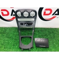 Накладка декоративная центральной консоли Mercedes C W205 2017 A2056809504,A2138272000,A2059053901,A2536806802