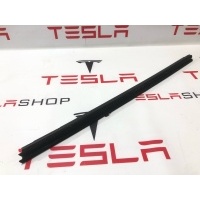 Уплотнитель Tesla Model S 2-й рест. 2021 1613731-00-A