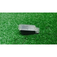 плафон салонный Audi Q5 2011 4b0947415