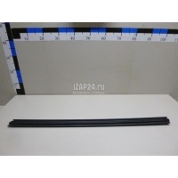 Уплотнитель стекла двери Toyota Corolla E15 (2006 - 2013) 6817112340