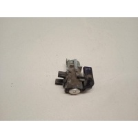 Вставка замка двери лев. Mercedes Benz W204 (2007 - 2015) 2047600377