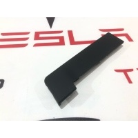 Заглушка Tesla Model S 2-й рест. 2021 1633657-01-F,1566086-00-A