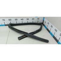 Уплотнитель стекла двери Nissan Qashqai (J10) (2006 - 2014) 82330JD24B