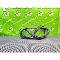 Уплотнитель стекла Mazda MPV LW5W 2001 LC62-63-7G1A, LC62637G1A