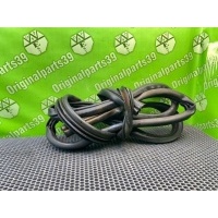 Уплотнитель двери Mazda MPV LW5W 2001 LC62-72-761D, LC6272761D
