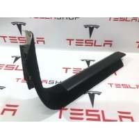 Пластик салона Tesla Model S 2-й рест. 2021 1587446-00-A,1566075-00-D