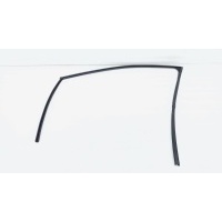 Уплотнитель стекла двери Toyota Camry 70 2018 6815133120