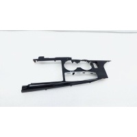 Кронштейн центральной консоли Toyota Camry 70 2018 5882233360C0