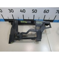Кронштейн переднего бампера правый VAG Golf VI (2009 - 2013) 5K0807724