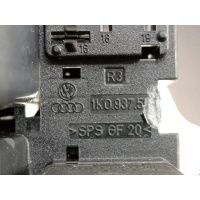 Блок реле Volkswagen Passat 7 (2012-2015) 2011 13949771,7N0937503