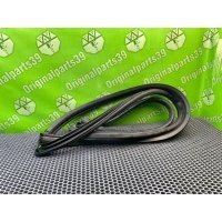 Уплотнитель двери Mazda MPV LW5W 2001 LC62-68-911A, LC6268911A