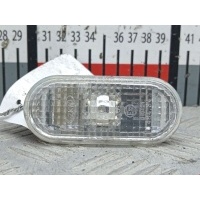 Повторитель указателя поворота правый Volkswagen Polo 3 (1994-2002) 2000 1J5949117A,3B0949117B