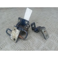 Петля двери передней правой Volkswagen Passat 5 GP (2000-2005) 2003 4B0831412A,4B0831412B