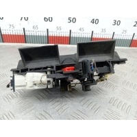 Ручка крышки багажника Audi A6 C5 (1997-2005) 1999 ,4B0827565J