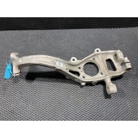 кулак поворотный правый Audi S4 B9 2018 8W0407560,8W0407242F