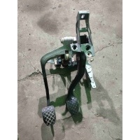 Узел педальный Audi A4 B5(1994-2001) 2000 8D1721117k