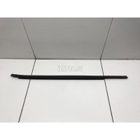Накладка стекла заднего правого Nissan Juke (F15) (2011 - 2019) 828201KA0A