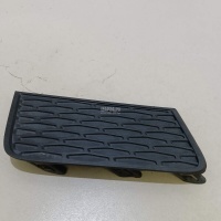 Заглушка бампера правая Land Rover Range Rover Evoque (2011 - 2018) LR035093