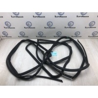 Резиновый уплотнитель на двери Mercedes W203 Wagon Mercedes W203 C 2000-2007 A2037200178
