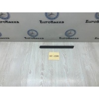 Молдинг заднего крыла левый Mercedes W201 Mercedes W201 C 1982-1993 A2016900962