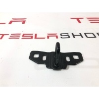 Петля крышки багажника Tesla Model S 2-й рест. 2021 1034482-00-A,A2467400032,1034482-00-B