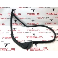 Уплотнитель Tesla Model S 2-й рест. 2021 1606732-00-D