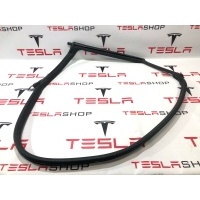 Уплотнитель Tesla Model S 2-й рест. 2021 1606734-00-C