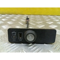 Разъем AUX / USB Land Rover Range Rover Sport II (2013-2022) 2018 LR038184
