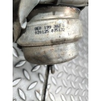 Подушка крепления двигателя Audi A4 2004 8e0199382b