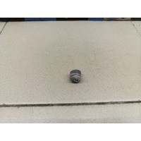 Отбойник капота VW Jetta 2011> 3B0823499C