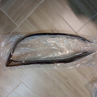Maybach мерседес s класса w222 накладка хромированная бампера передняя правый a2228854600
