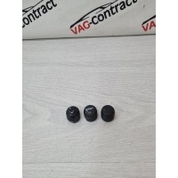 Отбойник капота Volkswagen Tiguan 2012 3B0823499B, 3B0823499C