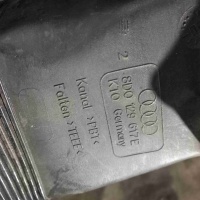 Патрубок воздушного фильтра Audi A6 C5(1997-2004) 1998 8d0129617e