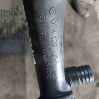 Патрубок воздушного фильтра Volkswagen Transporter T4 2000 074129715e
