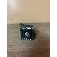 Кнопка личинка багажника Passat B3 Daewoo 357827571A 357827571A