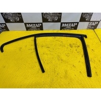 Уплотнитель стекла двери SKODA OCTAVIA A7 2014 5E5839432C 5AP
