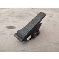 Педаль газа Mercedes CLS W218 2013 A2043000004