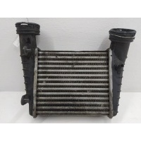 Интеркулер Volkswagen Passat B5+ (GP) 2001 8D0145805