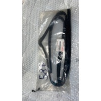 Уплотнитель направляющей стекло дверь toyota avensis 68142 - 05070