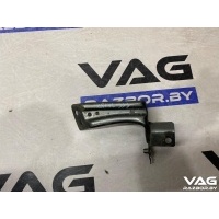 Кронштейн крепления крыла переднего правого Volkswagen Passat B8 2015 3G0821142